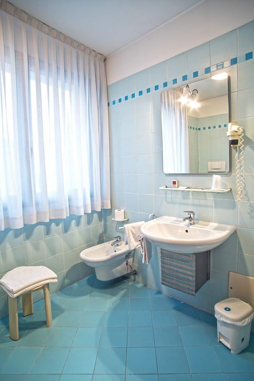 Albergo Centrale Trebaseleghe Экстерьер фото