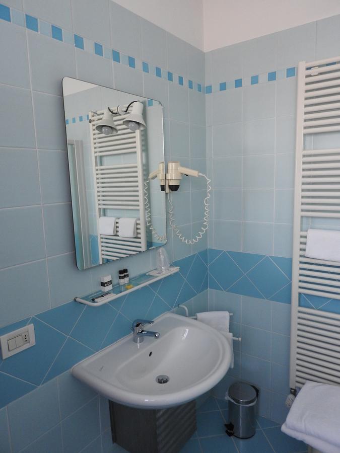 Albergo Centrale Trebaseleghe Экстерьер фото