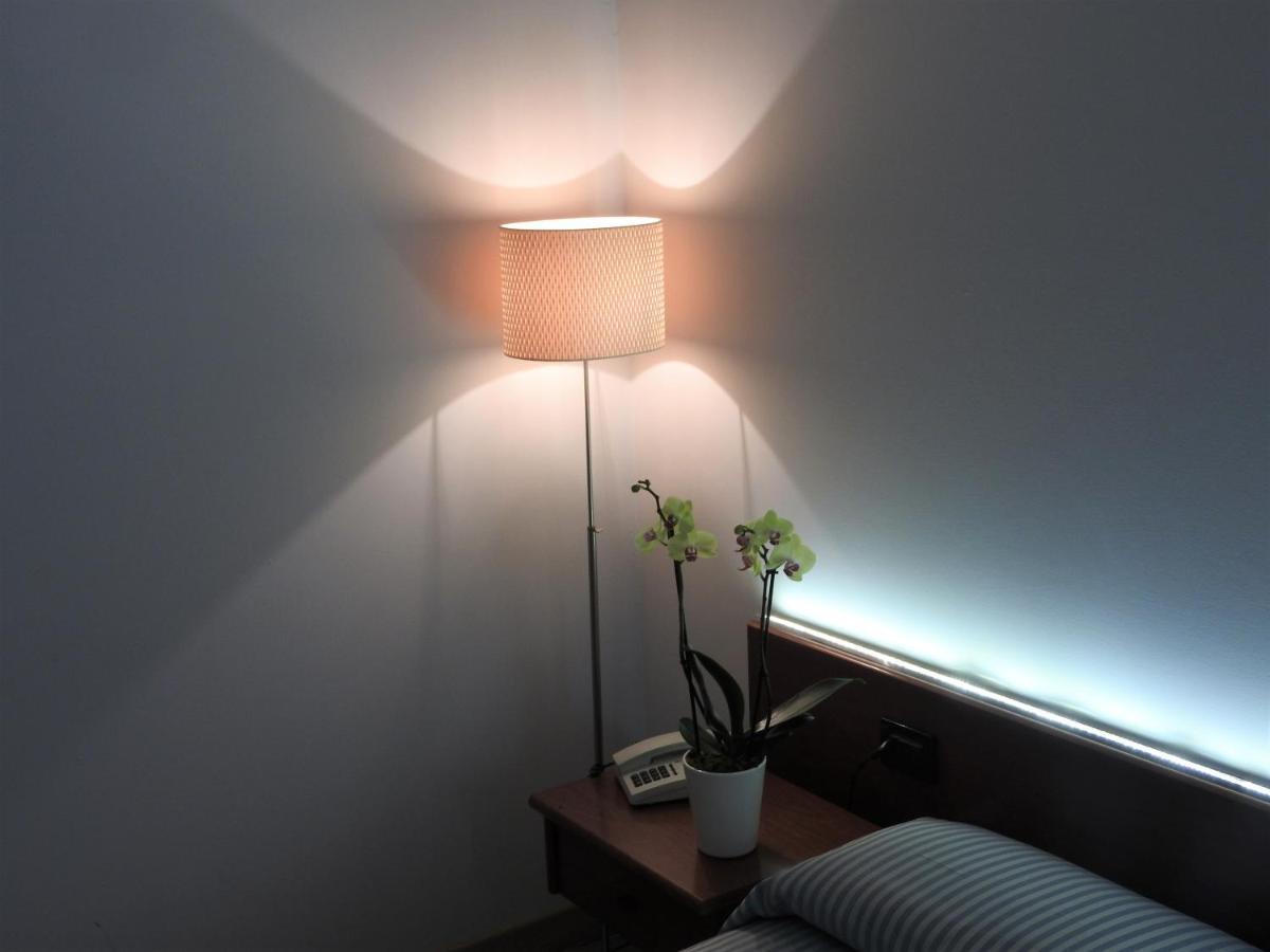 Albergo Centrale Trebaseleghe Экстерьер фото